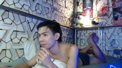 clyde_twinkx online show from December 14, 2:28 am