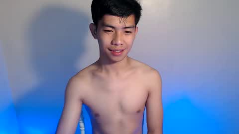 Snapshot of clyde_twinkx chatting on June 7, 1:54 am clyde_twinkx online show from June 7, 1:54 am