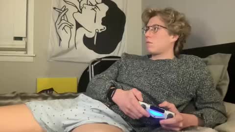 Snapshot of clydeaustin chatting on December 3, 3:41 am Clyde Austin online show from December 3, 3:41 am