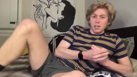 Snapshot of clydeaustin chatting on December 19, 3:29 am Clyde Austin online show from December 19, 3:29 am