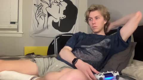 Snapshot of clydeaustin chatting on December 20, 1:03 am Clyde Austin online show from December 20, 1:03 am