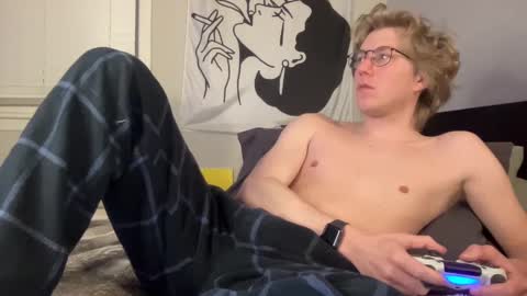 Snapshot of clydeaustin chatting on December 26, 3:59 am Clyde Austin online show from December 26, 3:59 am