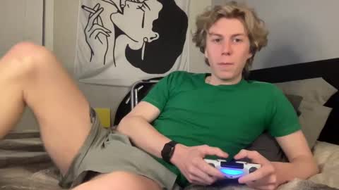 Snapshot of clydeaustin chatting on December 30, 3:36 am Clyde Austin online show from December 30, 3:36 am