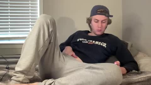 Snapshot of clydeaustin chatting on November 12, 7:24 pm Clyde Austin online show from November 12, 7:24 pm