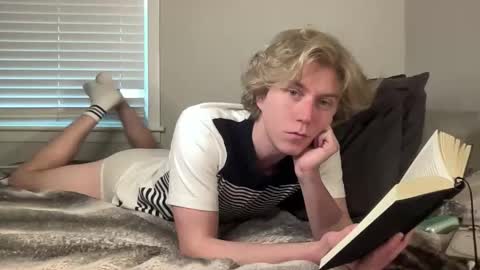 Snapshot of clydeaustin chatting on November 19, 10:10 pm Clyde Austin online show from November 19, 10:10 pm