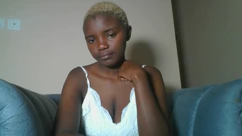 Snapshot of coastal_baddie chatting on May 27, 4:42 am Ninah online show from May 27, 4:42 am