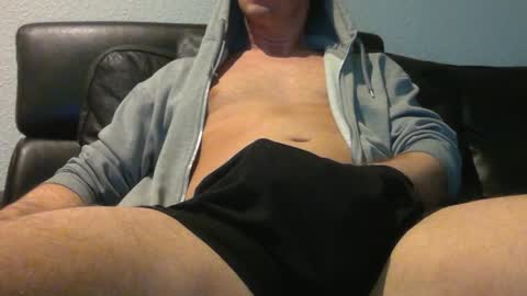 Snapshot of cocka_billy chatting on April 25, 2:36 am cocka_billy online show from April 25, 2:36 am