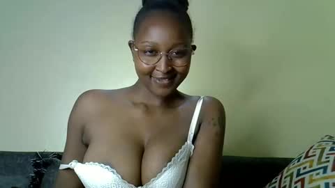 Snapshot of cocobaby_ chatting on May 13, 5:54 pm Coco online show from May 13, 5:54 pm