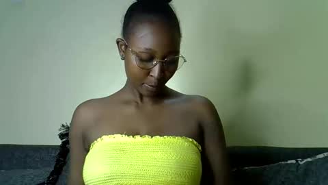 Snapshot of cocobaby_ chatting on May 15, 5:42 pm Coco online show from May 15, 5:42 pm
