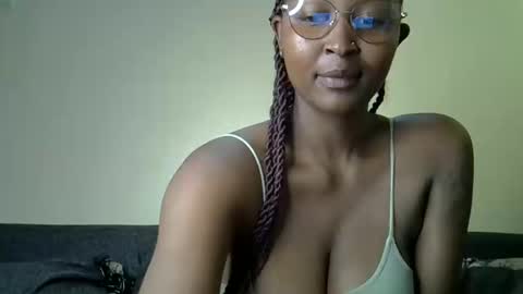 Snapshot of cocobaby_ chatting on May 18, 6:30 am Coco online show from May 18, 6:30 am
