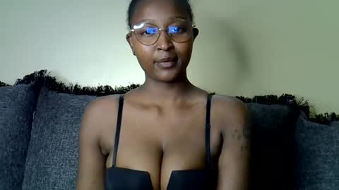 Snapshot of cocobaby_ chatting on July 5, 8:27 pm Coco online show from July 5, 8:27 pm