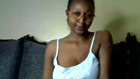 Snapshot of cocobaby_ chatting on July 7, 1:59 pm Coco online show from July 7, 1:59 pm