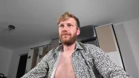 Snapshot of cocojambo04 chatting on May 22, 8:47 pm Nicholas online show from May 22, 8:47 pm