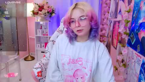 Mia online show from November 7, 10:21 pm