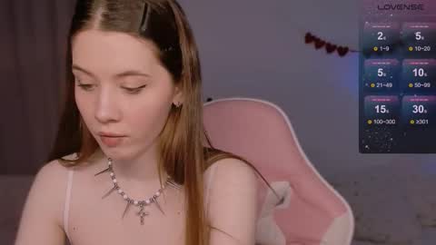 Snapshot of coddleweeper chatting on November 26, 1:34 pm Hello guys my name is Coddle online show from November 26, 1:34 pm