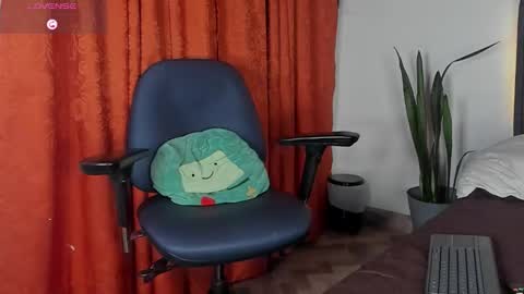 Snapshot of codyluke_ chatting on November 14, 1:48 am Cody Luke online show from November 14, 1:48 am