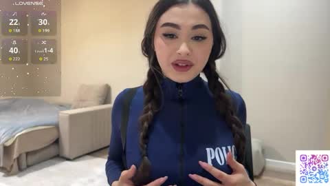 Yumi online show from May 3, 11:11 pm