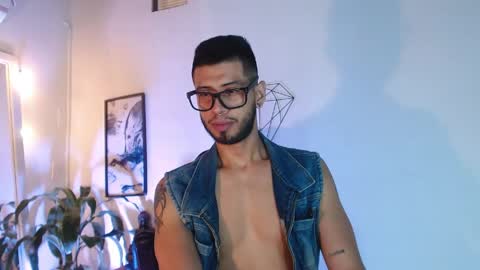 Snapshot of colby_smit chatting on May 9, 7:08 pm Colby online show from May 9, 7:08 pm