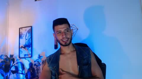 Snapshot of colby_smit chatting on May 11, 7:33 pm Colby online show from May 11, 7:33 pm