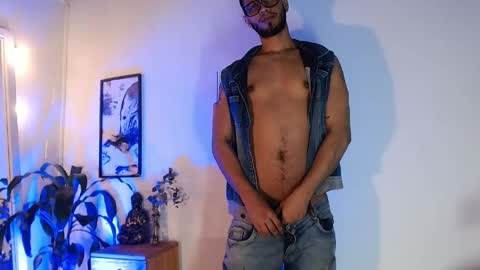 Snapshot of colby_smit chatting on May 13, 6:38 pm Colby online show from May 13, 6:38 pm
