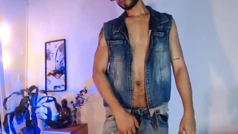 Snapshot of colby_smit chatting on May 14, 7:09 pm Colby online show from May 14, 7:09 pm