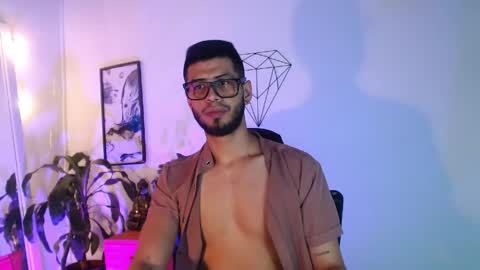 Snapshot of colby_smit chatting on May 16, 7:34 pm Colby online show from May 16, 7:34 pm