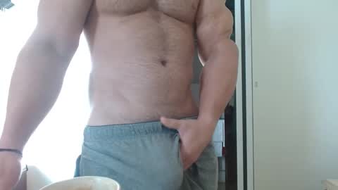 Snapshot of colbymoney chatting on February 25, 12:45 pm Colby big dick money online show from February 25, 12:45 pm