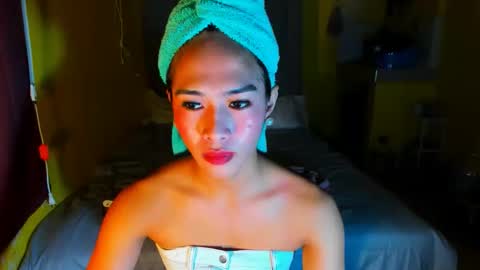 Snapshot of coleen19x chatting on June 2, 12:34 am Coleen online show from June 2, 12:34 am