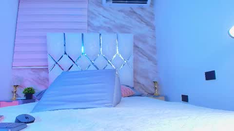 colett online show from February 26, 11:53 am