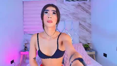 colett online show from June 17, 11:56 am