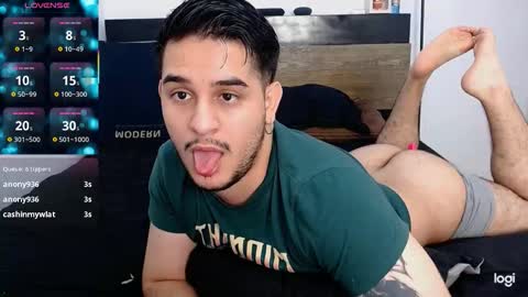 colin_lewisss online show from March 15, 7:31 pm