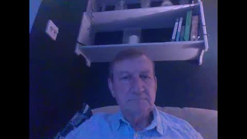 Snapshot of colinbeech chatting on December 10, 8:51 am colinbeech online show from December 10, 8:51 am