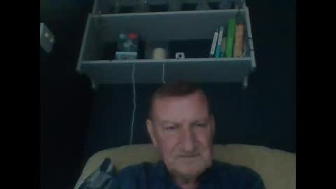 Snapshot of colinbeech chatting on December 17, 1:38 pm colinbeech online show from December 17, 1:38 pm
