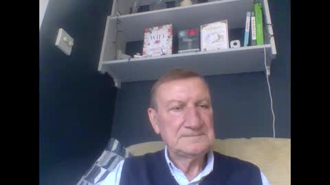 Snapshot of colinbeech chatting on December 30, 12:42 pm colinbeech online show from December 30, 12:42 pm