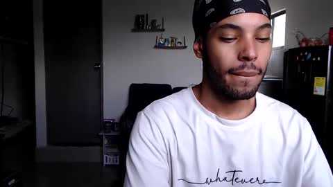 Snapshot of colinlatinbrown chatting on May 7, 5:18 pm IG online show from May 7, 5:18 pm