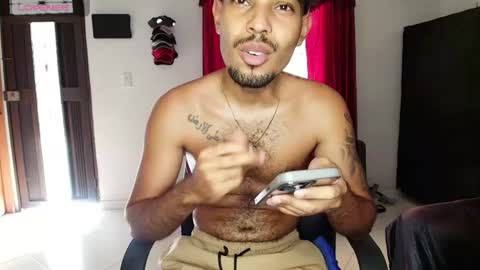 Snapshot of colinlatinbrown chatting on July 28, 7:39 pm IG online show from July 28, 7:39 pm