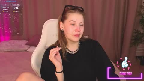 Collen Mon Tue Wed Thu Fri GMT 3 0300am - 0900am  online show from March 5, 5:09 pm