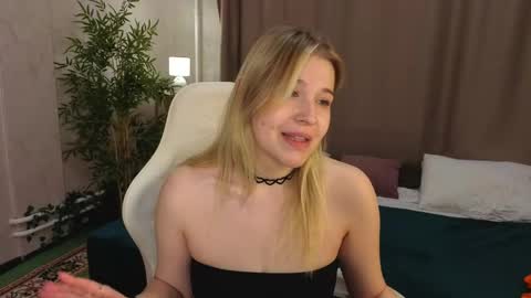 Snapshot of colleen_blake chatting on May 30, 5:54 pm Collen Mon Tue Wed Thu Fri GMT 3 0300am - 0900am online show from May 30, 5:54 pm