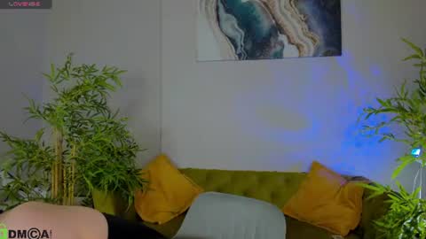 Snapshot of colleen_blake chatting on June 15, 4:53 pm Collen Mon Tue Wed Thu Fri GMT 3 0300am - 0900am online show from June 15, 4:53 pm
