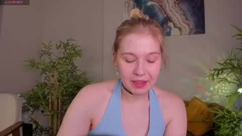 Snapshot of colleen_blake chatting on June 16, 5:37 pm Collen Mon Tue Wed Thu Fri GMT 3 0300am - 0900am online show from June 16, 5:37 pm