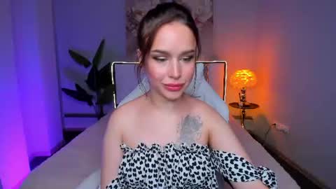 Snapshot of colleenbowen chatting on June 13, 3:54 pm Tina online show from June 13, 3:54 pm