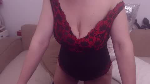 Snapshot of college_dream_bbw chatting on June 18, 9:36 am Maddison online show from June 18, 9:36 am