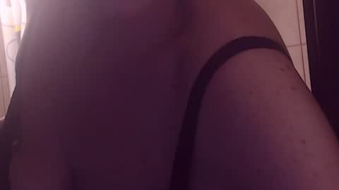 Snapshot of college_dream_bbw chatting on July 5, 8:27 pm Maddison online show from July 5, 8:27 pm