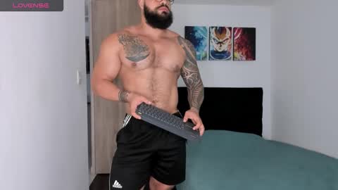 college_muscle_ass online show from January 13, 12:43 pm