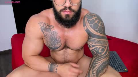 college_muscle_ass online show from March 8, 10:13 pm