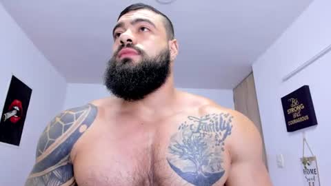 college_muscle_ass online show from July 31, 10:25 am