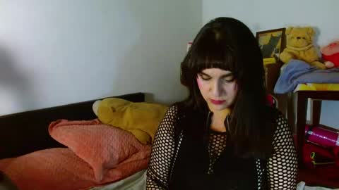 Snapshot of collette_beaufoy chatting on May 23, 5:23 am Collette online show from May 23, 5:23 am