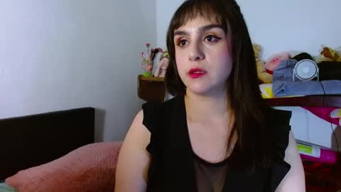 Snapshot of collette_beaufoy chatting on June 1, 6:37 am Collette online show from June 1, 6:37 am