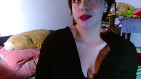 Snapshot of collette_beaufoy chatting on June 13, 6:11 am Collette online show from June 13, 6:11 am