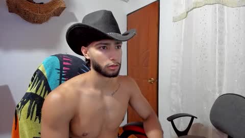 Snapshot of collins_emmett chatting on February 17, 7:20 pm EMMETT COLLINS online show from February 17, 7:20 pm